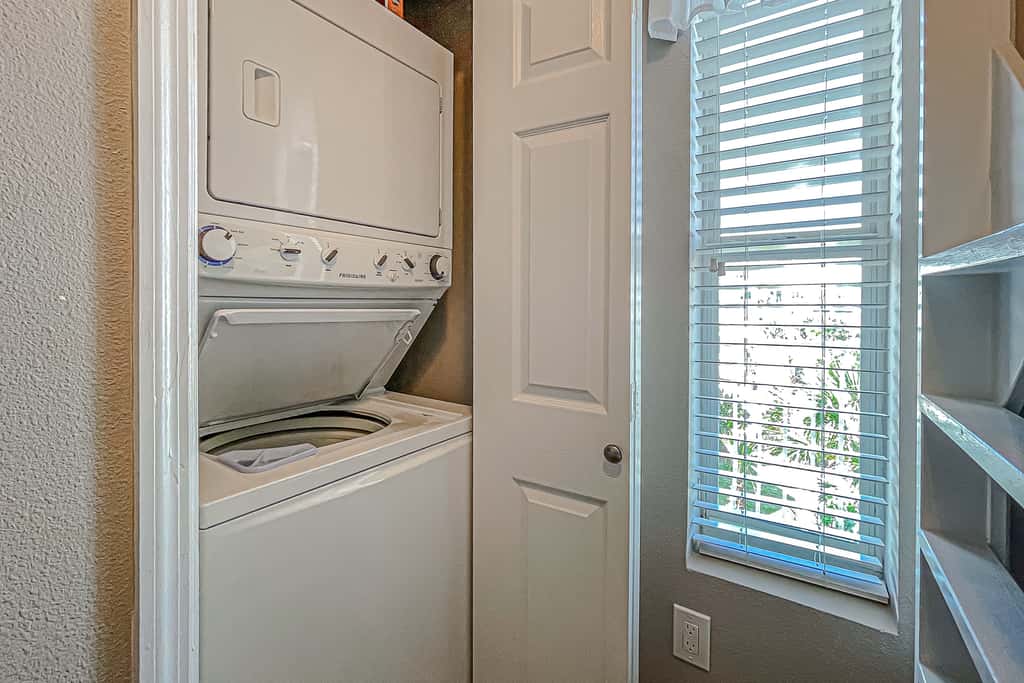 Beautifully decorated oceanfront condo with resort pool, & huge walk-in showers