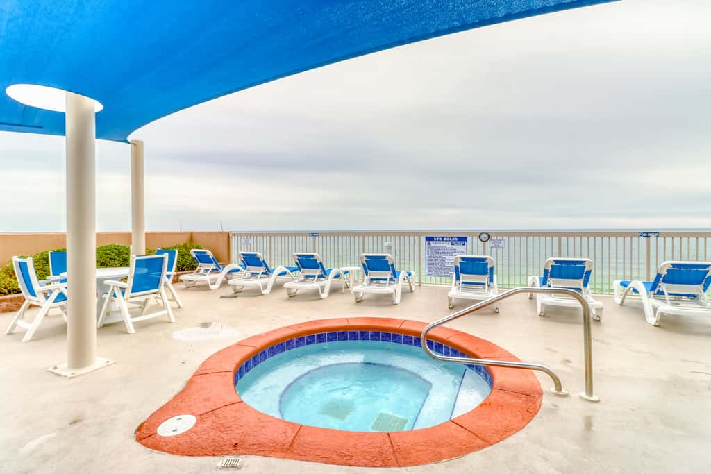 24th-floor oceanfront condo with pool access, ocean view & WD