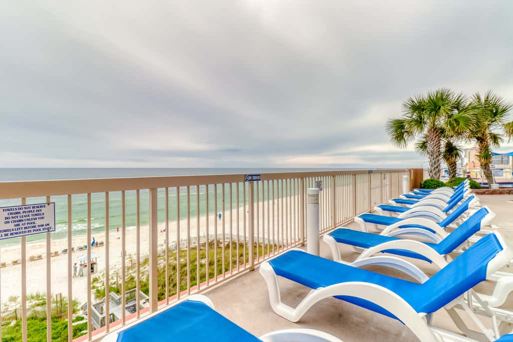 24th-floor oceanfront condo with pool access, ocean view & WD