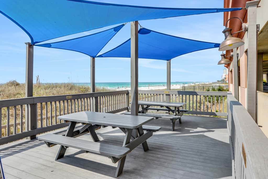 24th-floor oceanfront condo with pool access, ocean view & WD