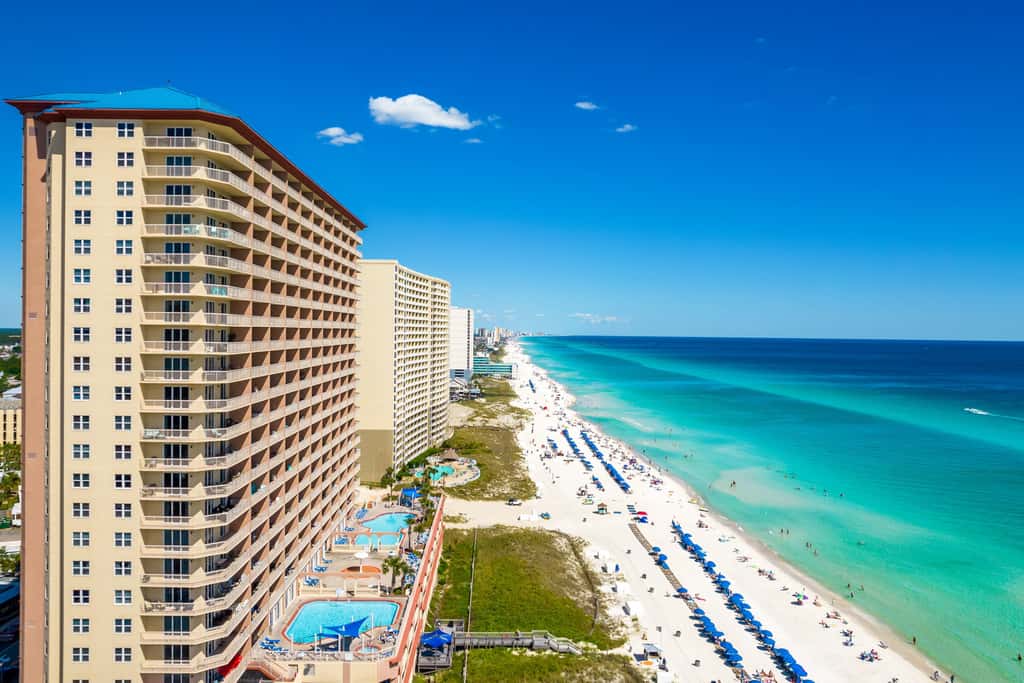 24th-floor oceanfront condo with pool access, ocean view & WD