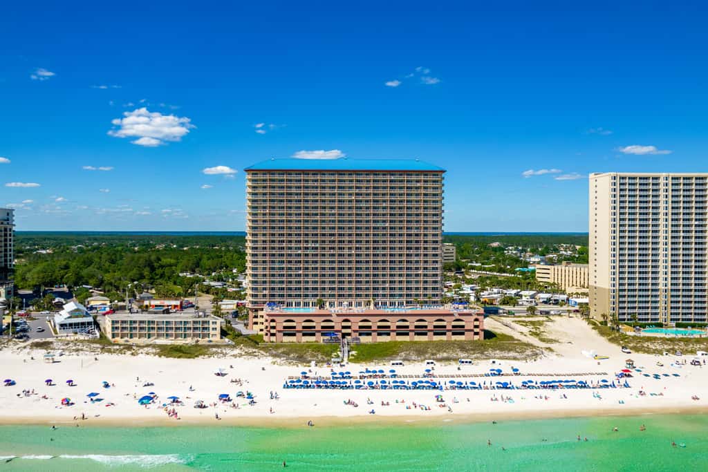 24th-floor oceanfront condo with pool access, ocean view & WD
