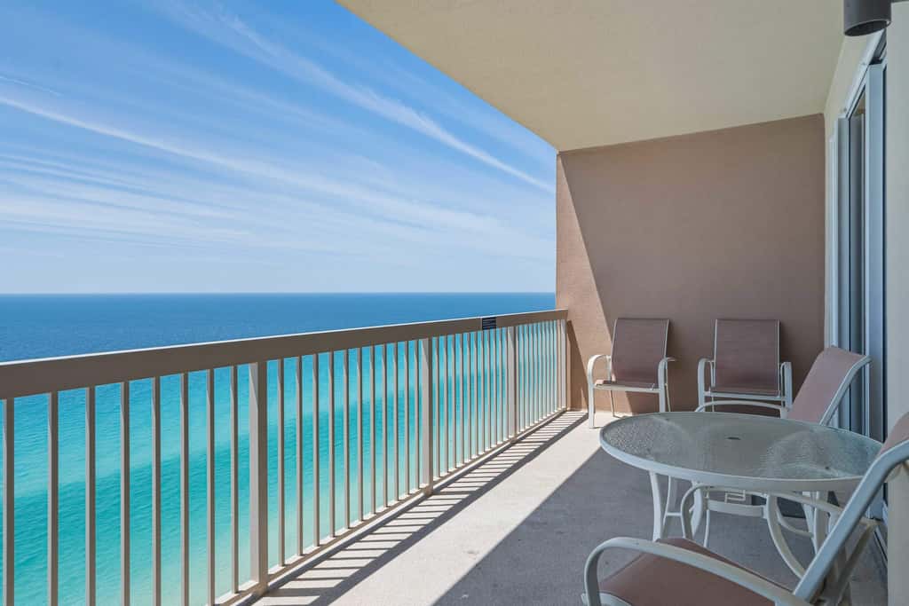 24th-floor oceanfront condo with pool access, ocean view & WD