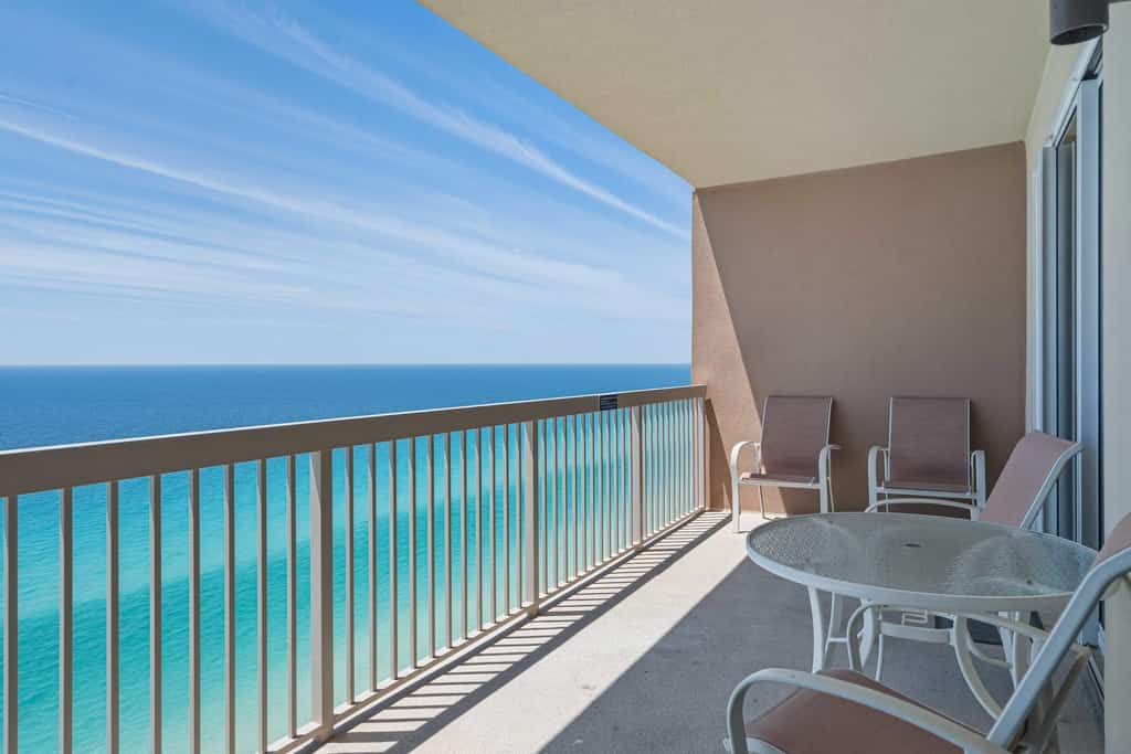 24th-floor oceanfront condo with pool access, ocean view & WD