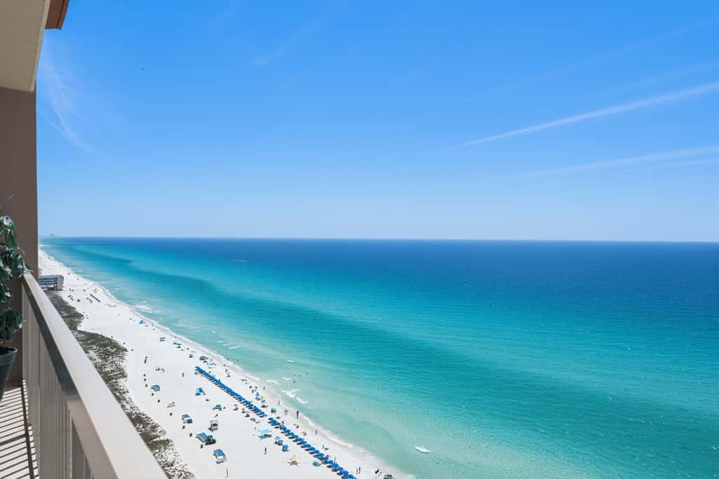 24th-floor oceanfront condo with pool access, ocean view & WD