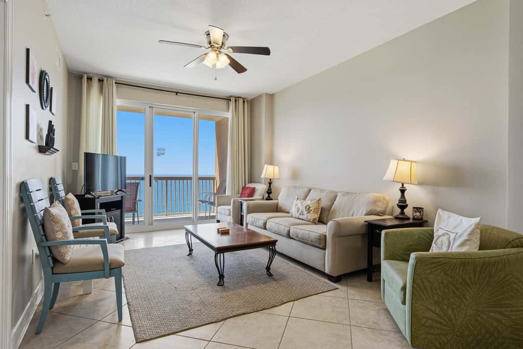 24th-floor oceanfront condo with pool access, ocean view & WD