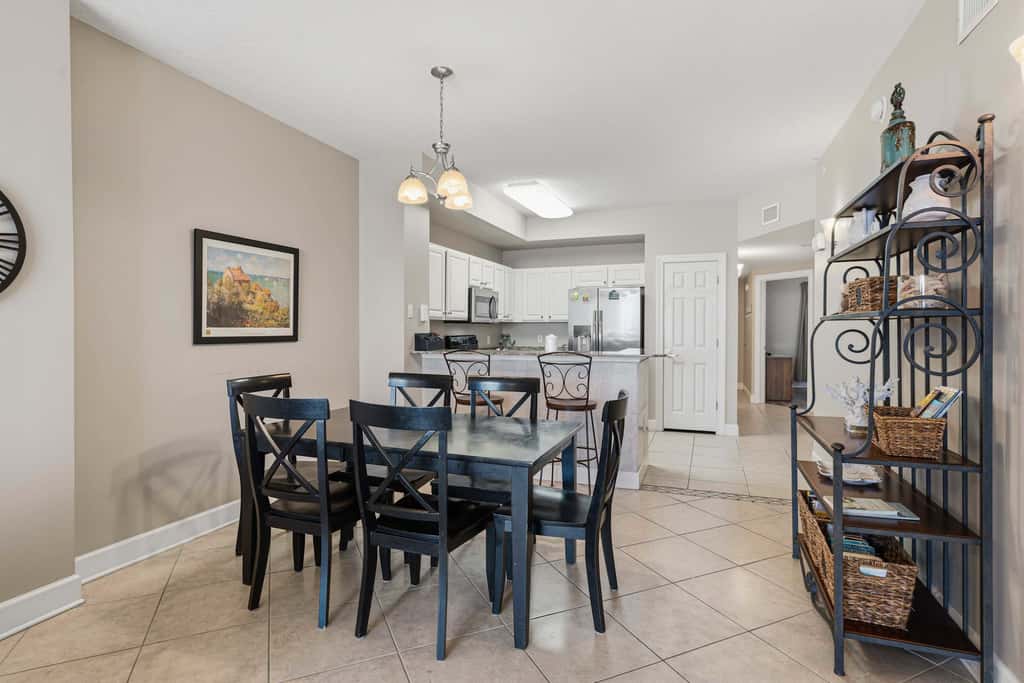 24th-floor oceanfront condo with pool access, ocean view & WD