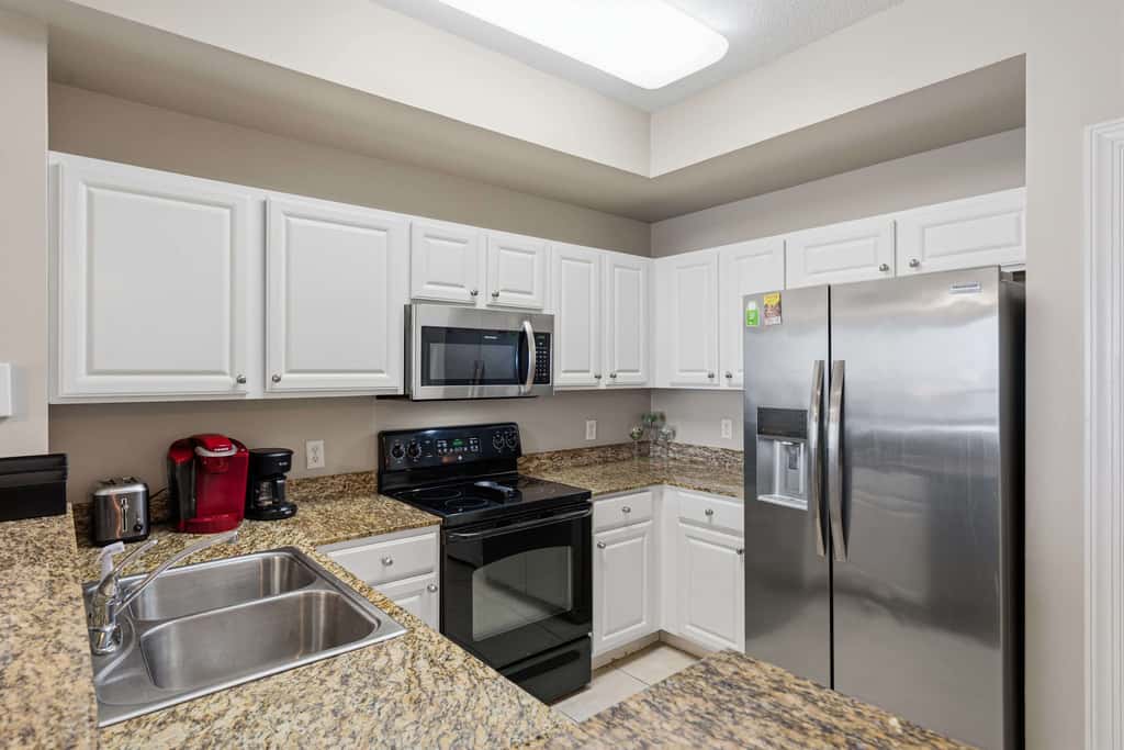 24th-floor oceanfront condo with pool access, ocean view & WD
