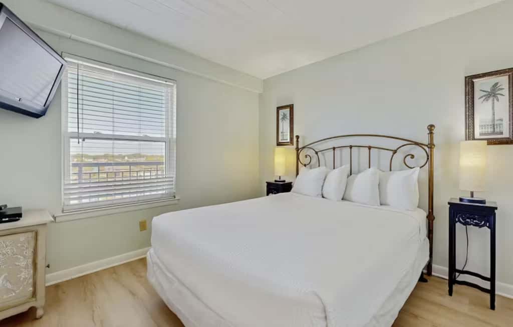 Updated beachfront condo with beach setup & quick drive to entertainment