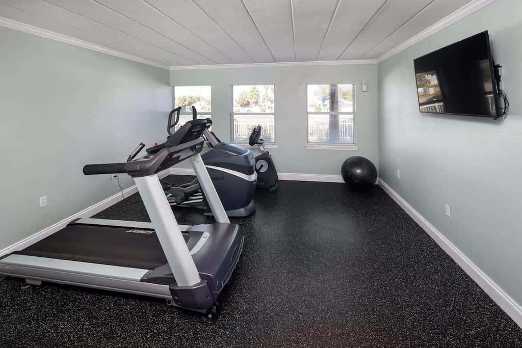 Updated beachfront condo with beach setup & quick drive to entertainment