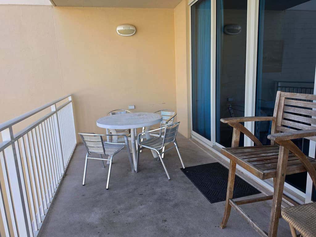 Ocean-view condo with heated pool, hot tub, gym & W&D - snowbird-friendly
