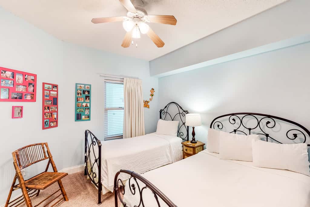 6th-floor charming condo with amazing views & pools
