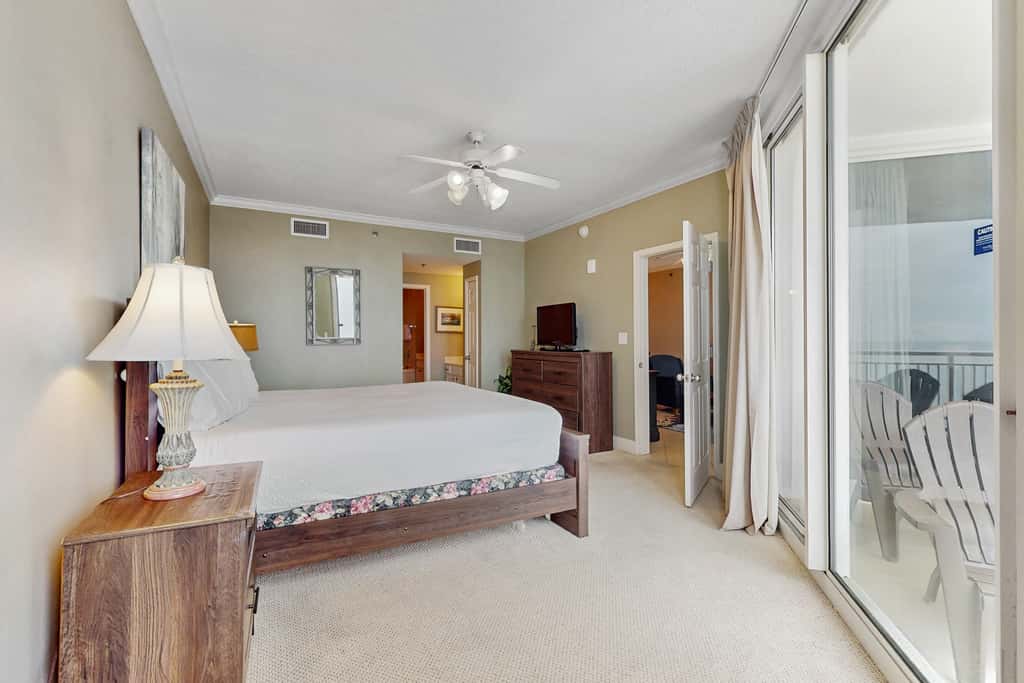 11th-floor, Gulf-front condo with views, pools, hot tub & tennis
