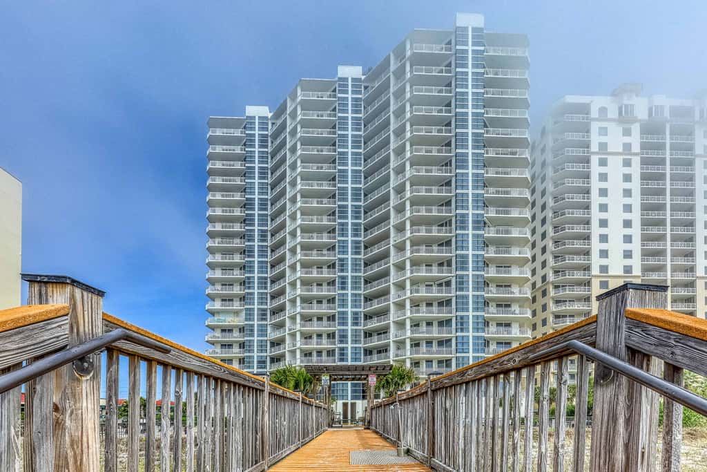 11th-floor, Gulf-front condo with views, pools, hot tub & tennis