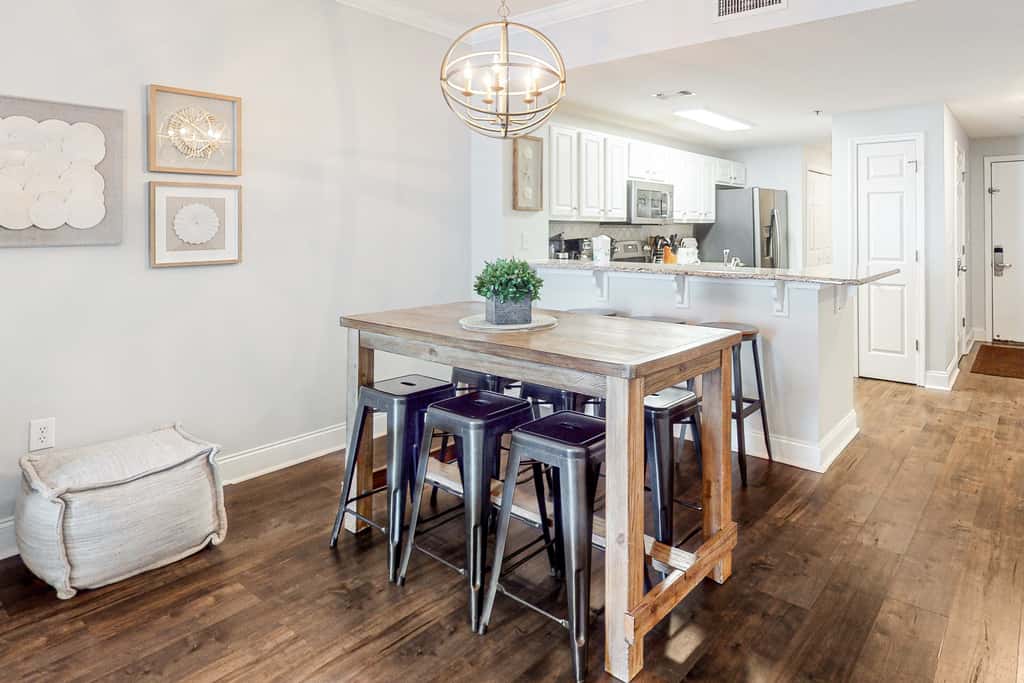 Gulf-front condo with amazing views & beach access - short walk to dining