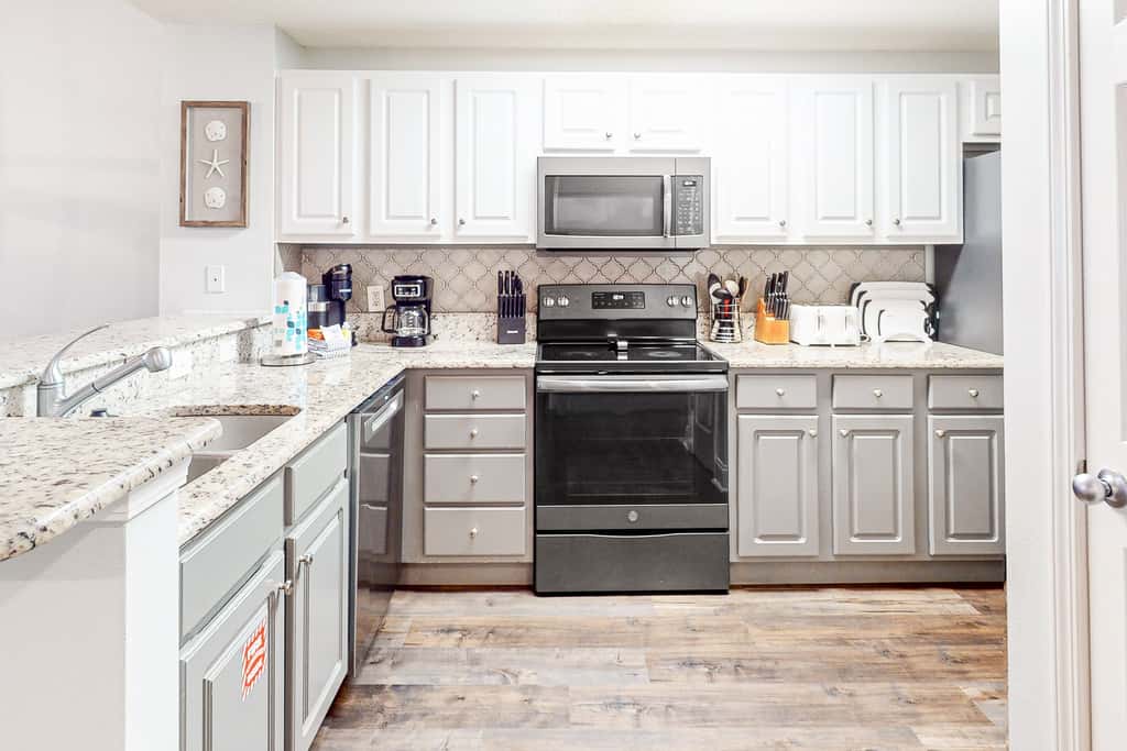 Gulf-front condo with amazing views & beach access - short walk to dining
