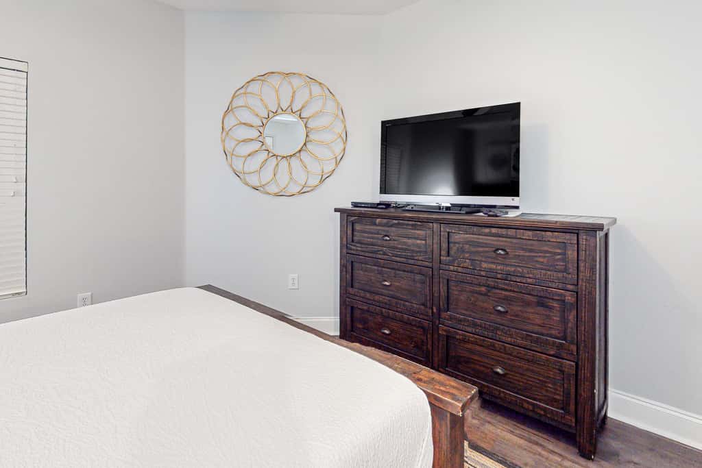 Gulf-front condo with amazing views & beach access - short walk to dining