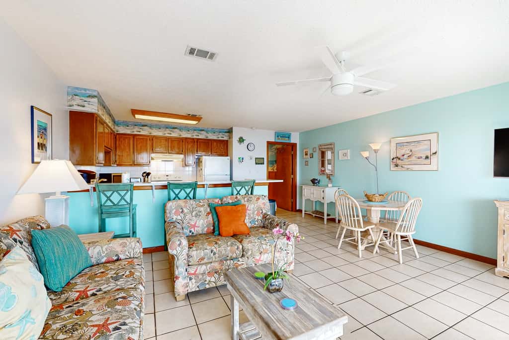 1st floor gulf front condo with amazing views, charcoal grills - walk to the beach