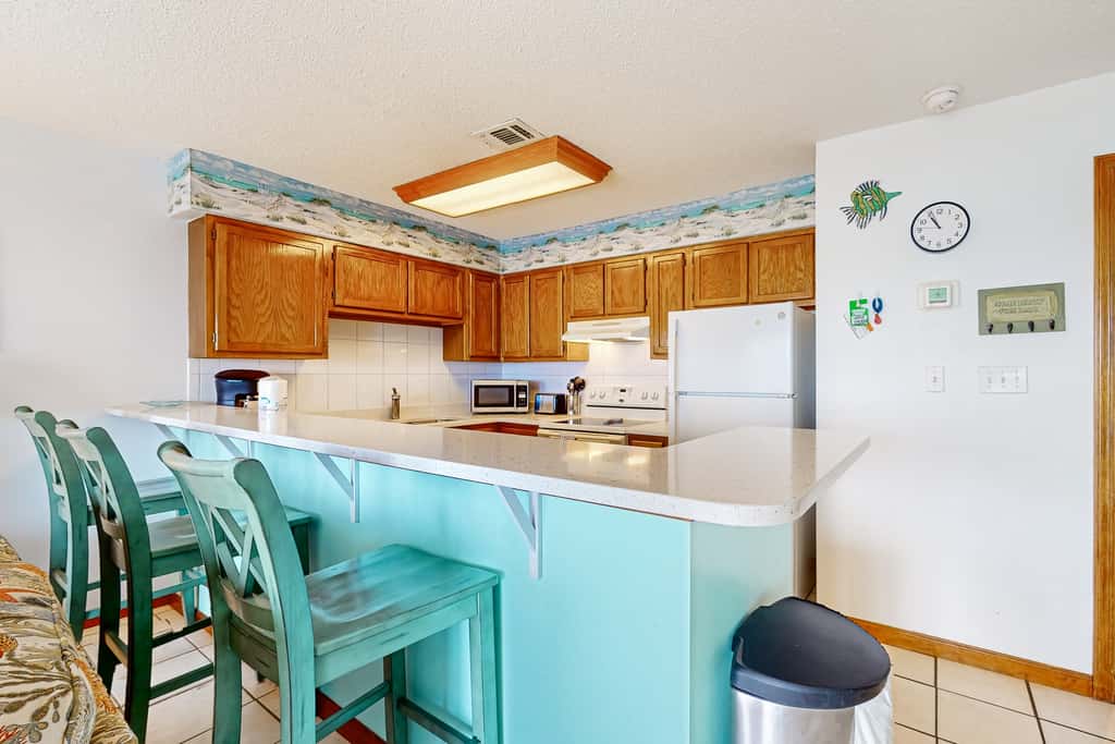1st floor gulf front condo with amazing views, charcoal grills - walk to the beach