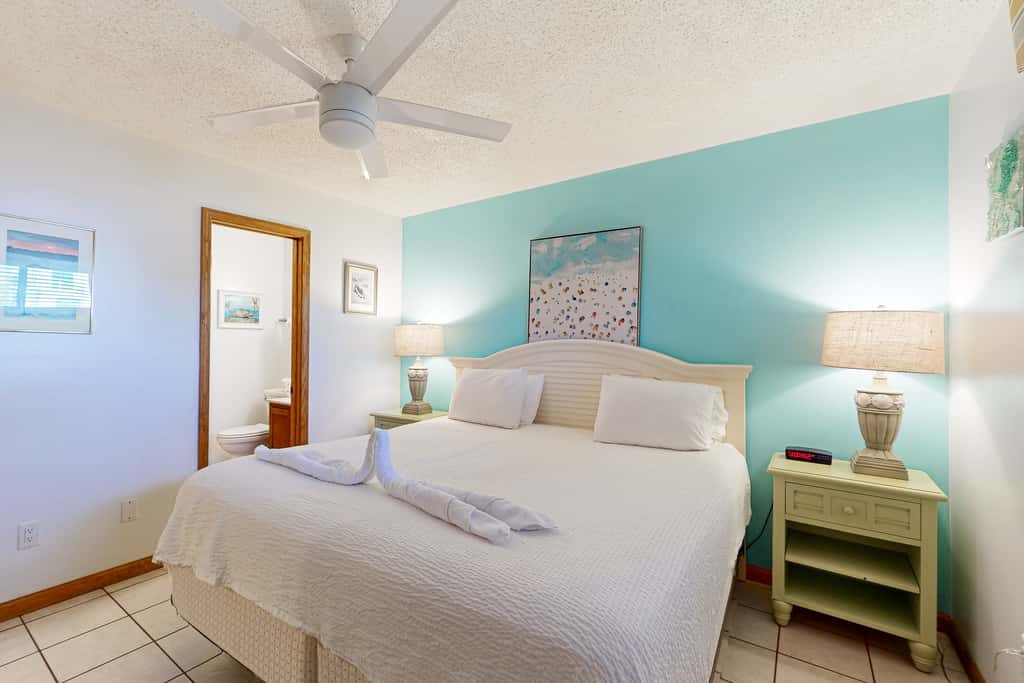 1st floor gulf front condo with amazing views, charcoal grills - walk to the beach