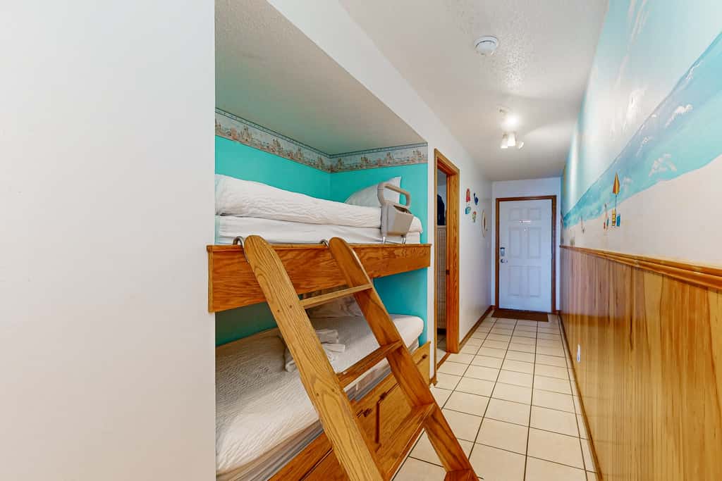 1st floor gulf front condo with amazing views, charcoal grills - walk to the beach