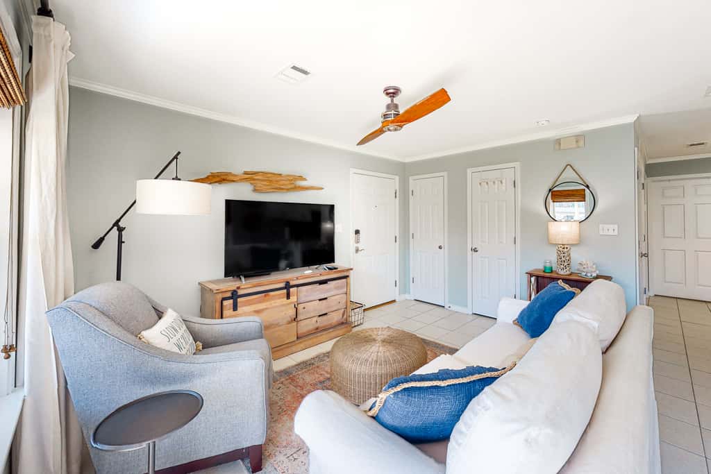 Dog-friendly | Shared Pool | Walk to Beach