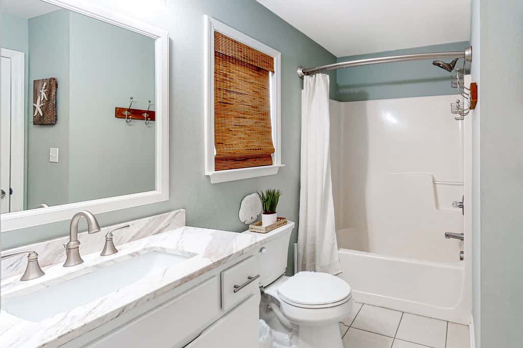Dog-friendly | Shared Pool | Walk to Beach