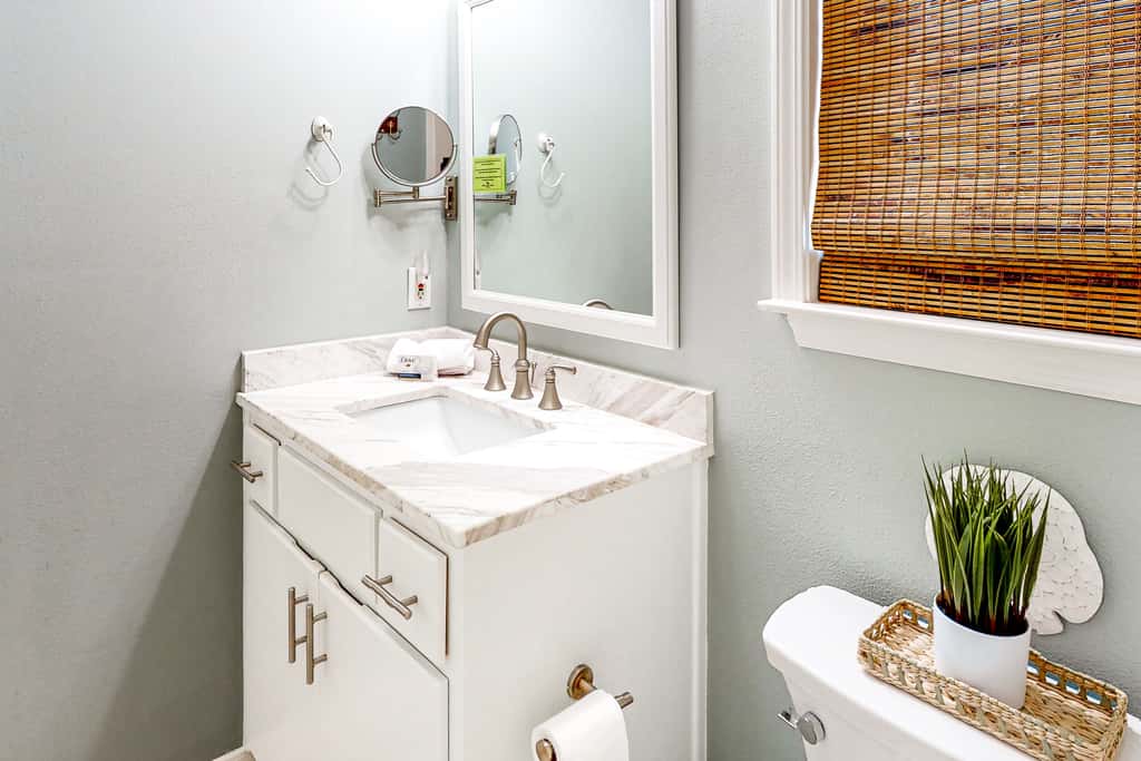 Dog-friendly | Shared Pool | Walk to Beach