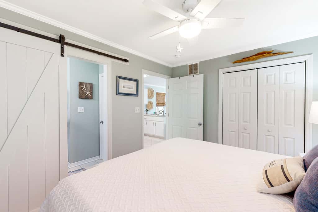 Dog-friendly | Shared Pool | Walk to Beach