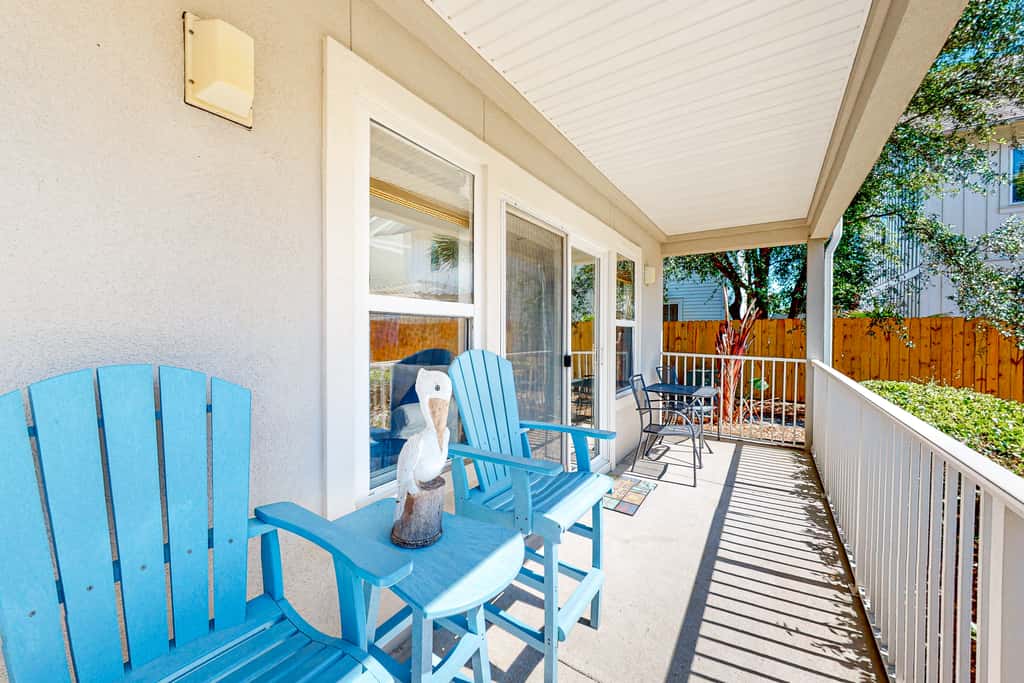 Dog-friendly | Shared Pool | Walk to Beach
