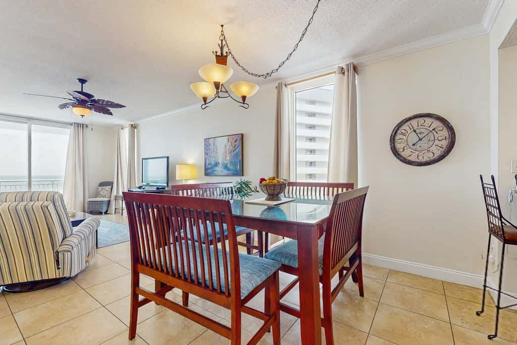 Gulf-front snowbird-friendly condo with pools, tennis, hot tub, balcony, gym, AC
