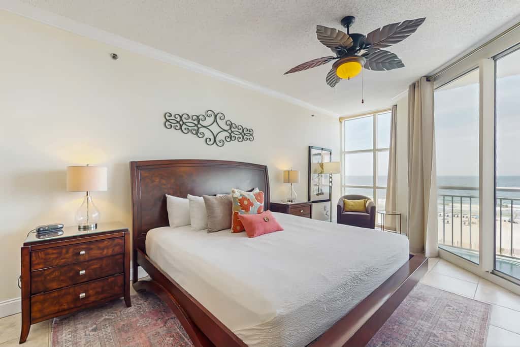 Gulf-front snowbird-friendly condo with pools, tennis, hot tub, balcony, gym, AC
