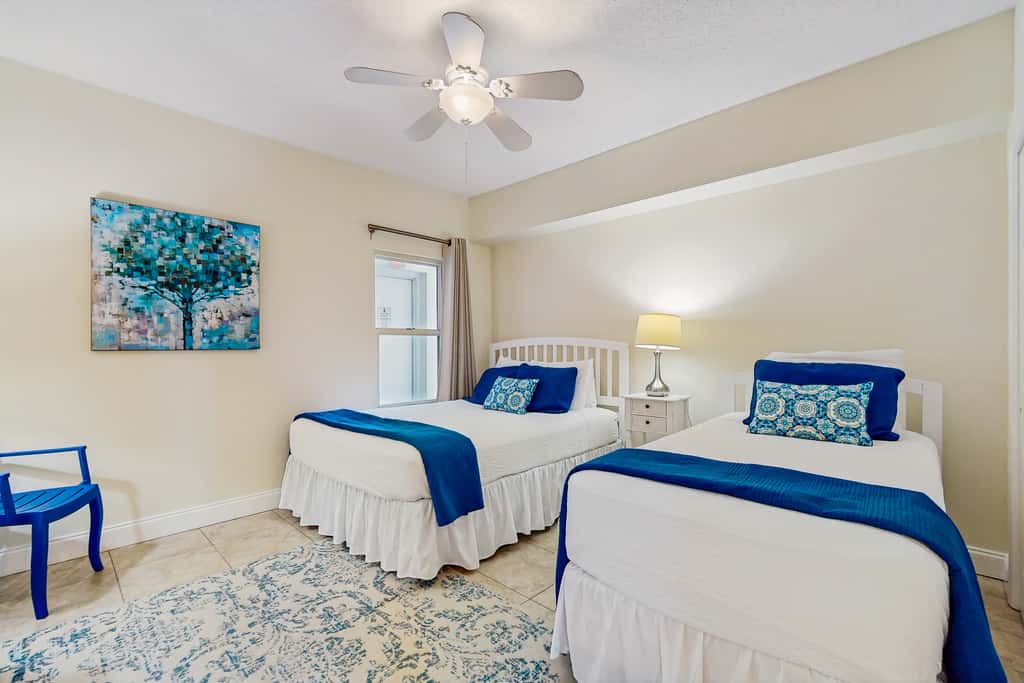 Gulf-front snowbird-friendly condo with pools, tennis, hot tub, balcony, gym, AC