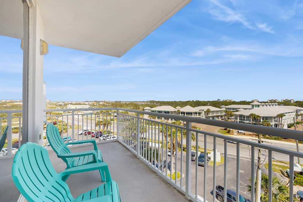 Gulf-front snowbird-friendly condo with pools, tennis, hot tub, balcony, gym, AC