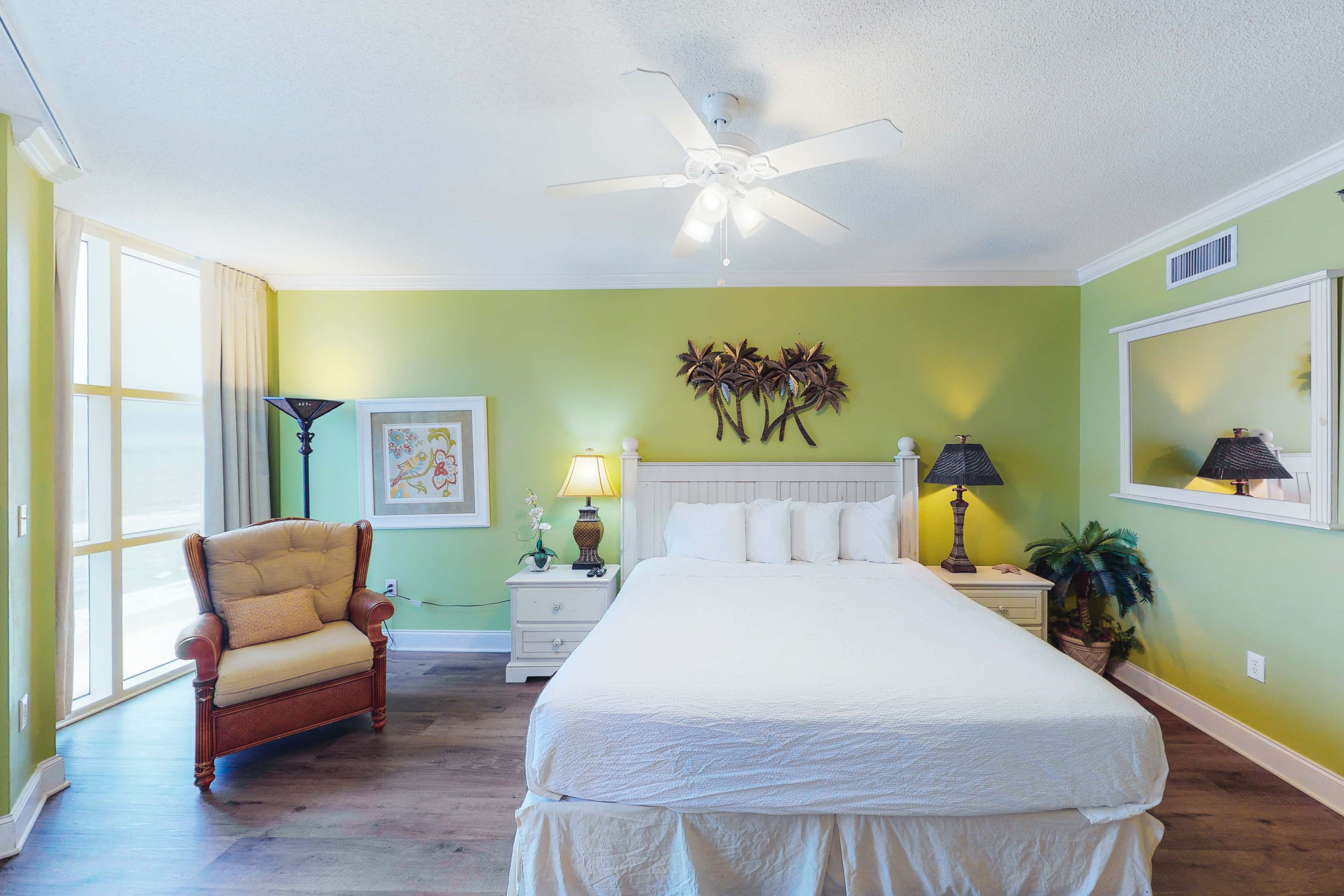 Coastal condo steps to beach with pools, hot tub, gym & amazing views