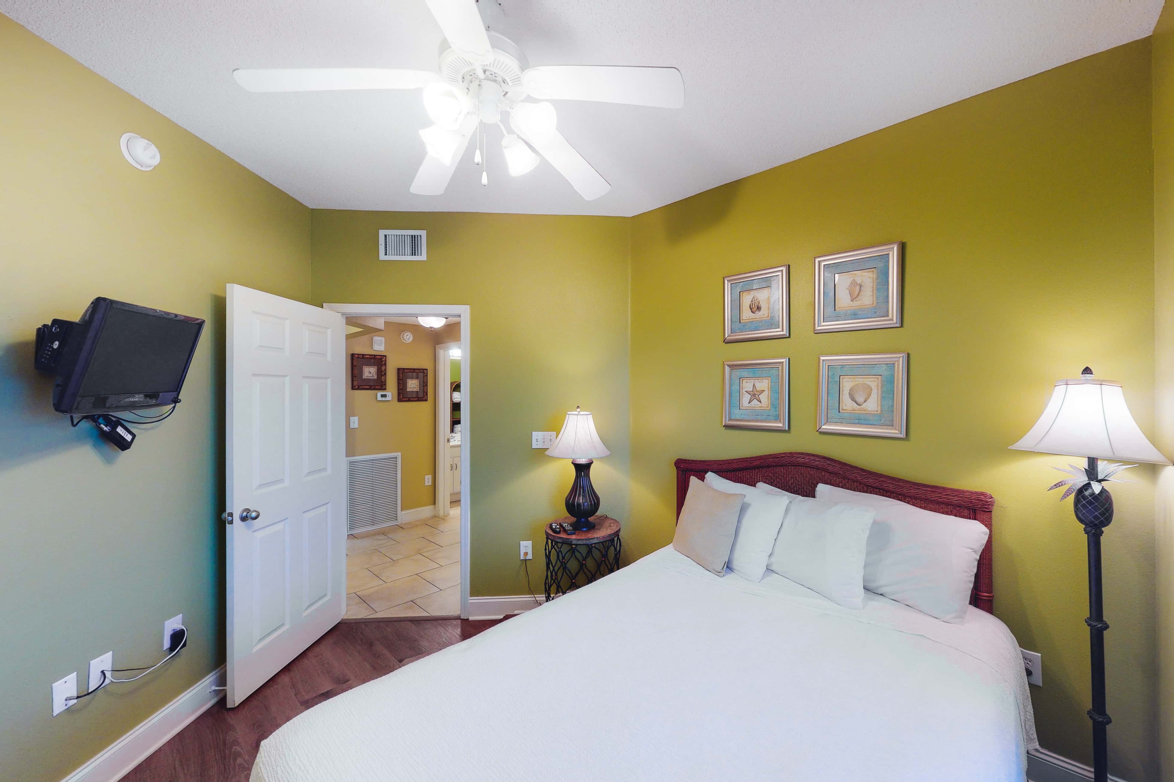 Coastal condo steps to beach with pools, hot tub, gym & amazing views