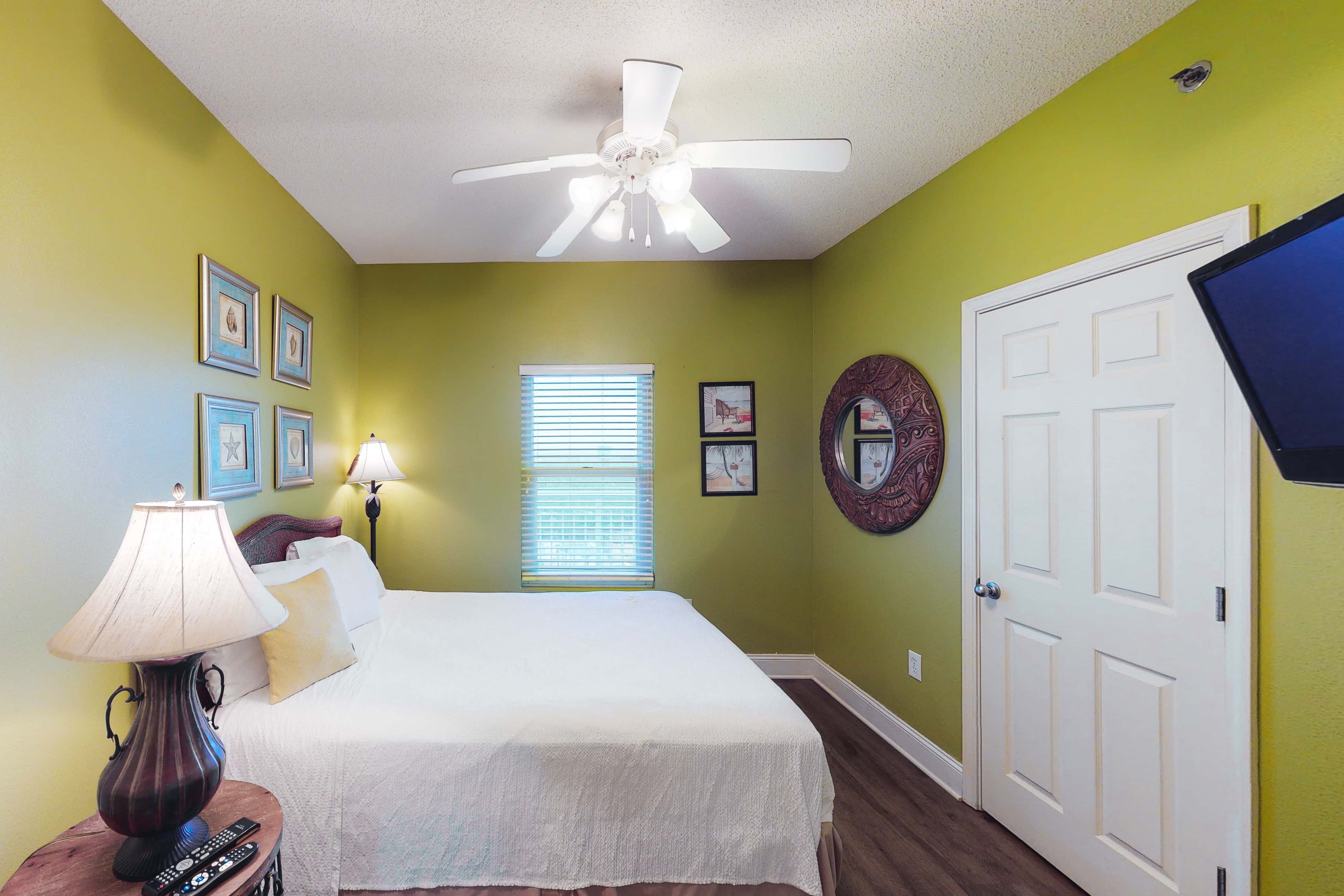 Coastal condo steps to beach with pools, hot tub, gym & amazing views