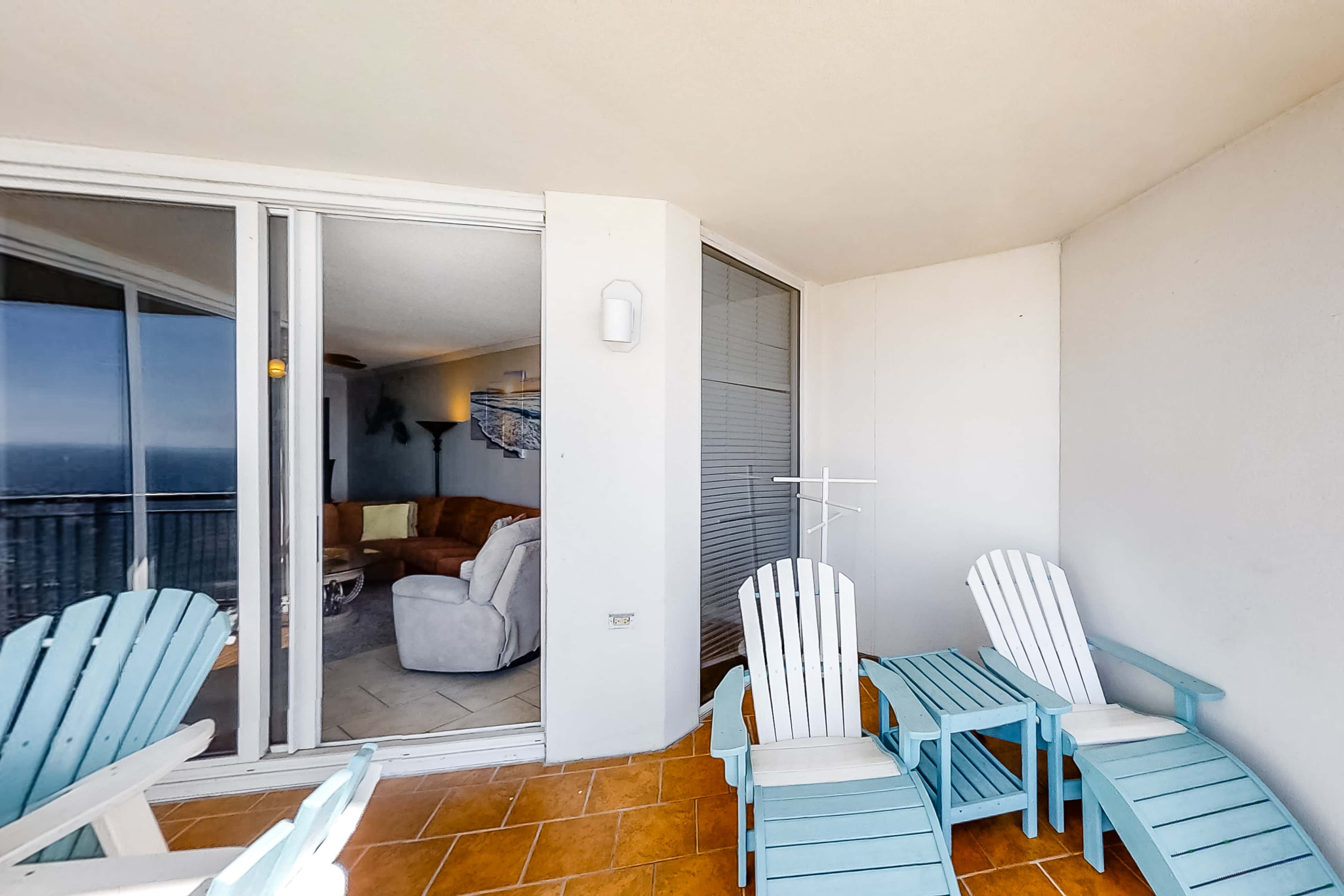 Coastal condo steps to beach with pools, hot tub, gym & amazing views