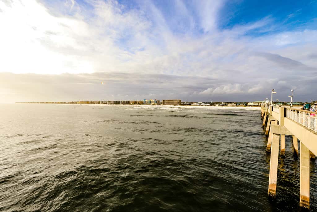 Gulf front condo w/ beach setup included - near entertainment