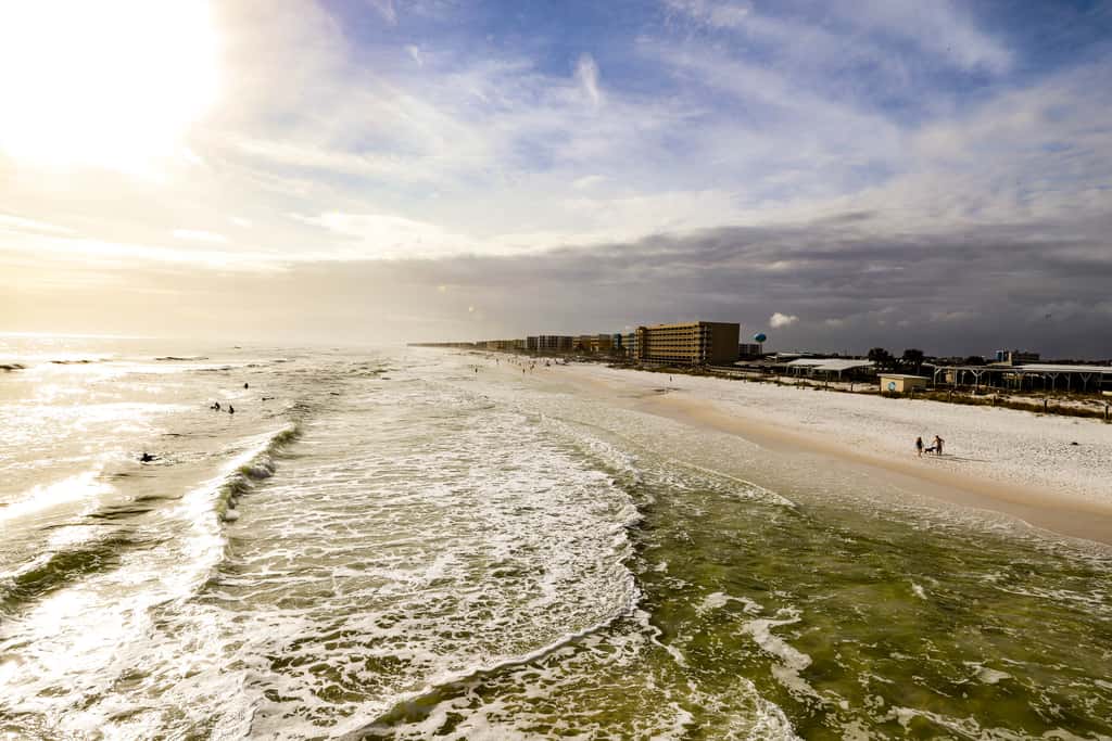 Gulf front condo w/ beach setup included - near entertainment