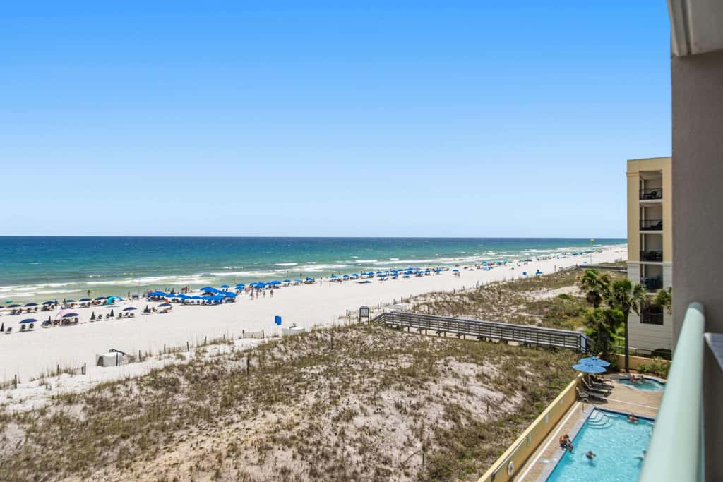 Gulf front condo w/ beach setup included - near entertainment