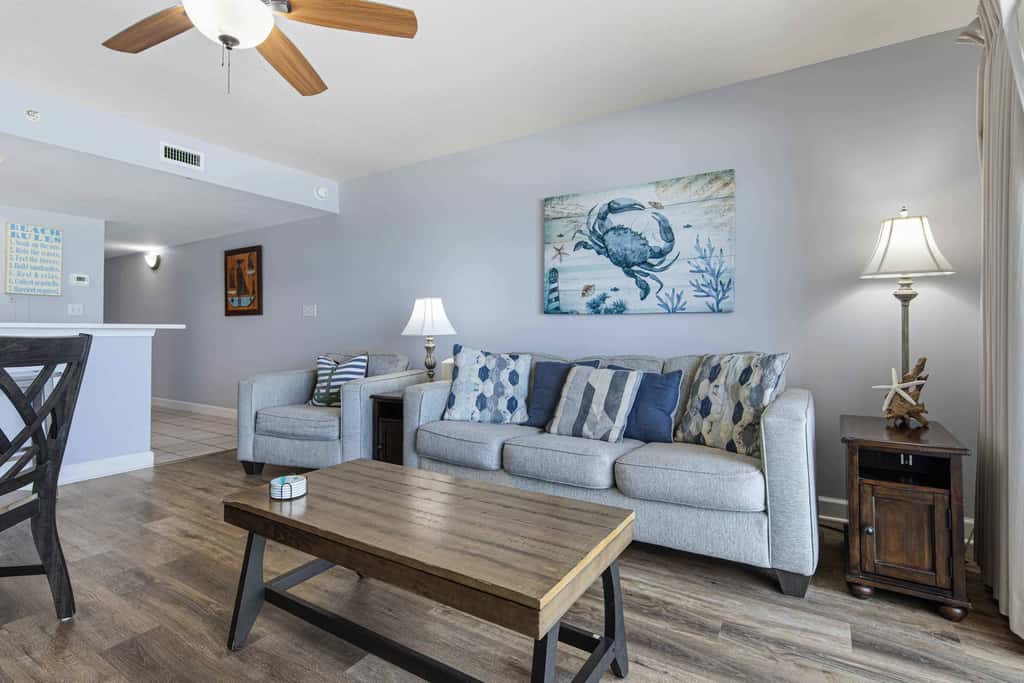 Gulf front condo w/ beach setup included - near entertainment