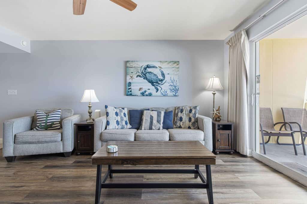 Gulf front condo w/ beach setup included - near entertainment