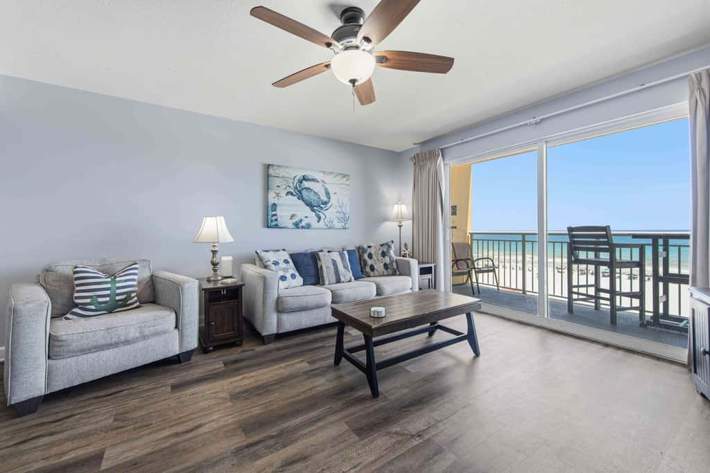 Gulf front condo w/ beach setup included - near entertainment