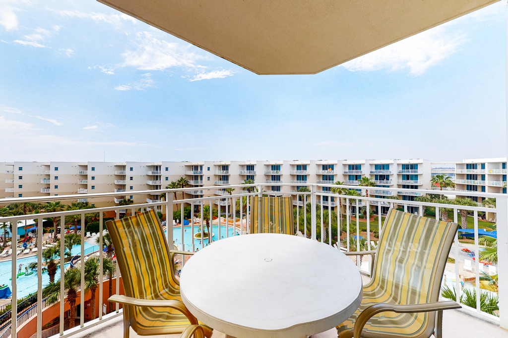 5th Floor Spacious 'At Home' Condo At Waterscape Waterfall, Lazy River