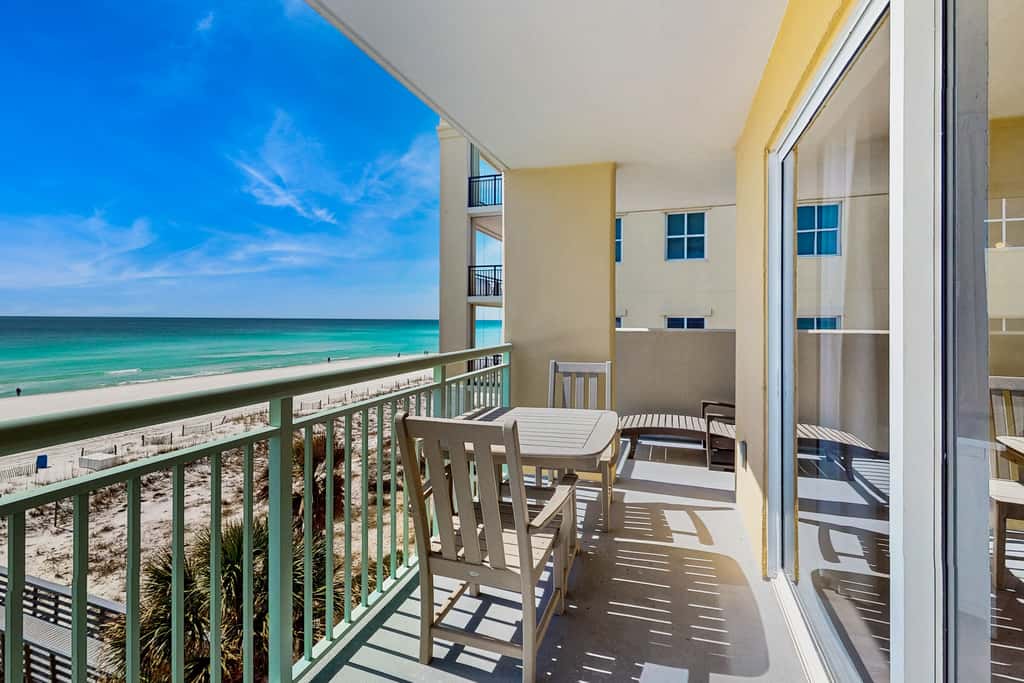5th Floor Condo w Steps From The Gulf, Restaurants Minutes Away