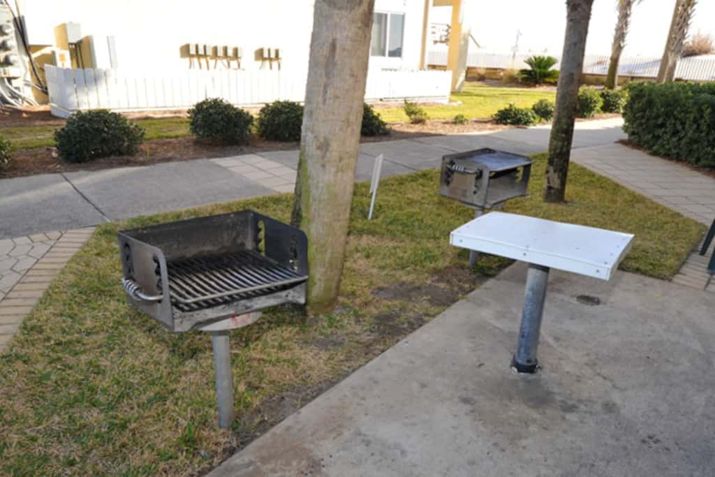 5th Floor Condo w Steps From The Gulf, Restaurants Minutes Away