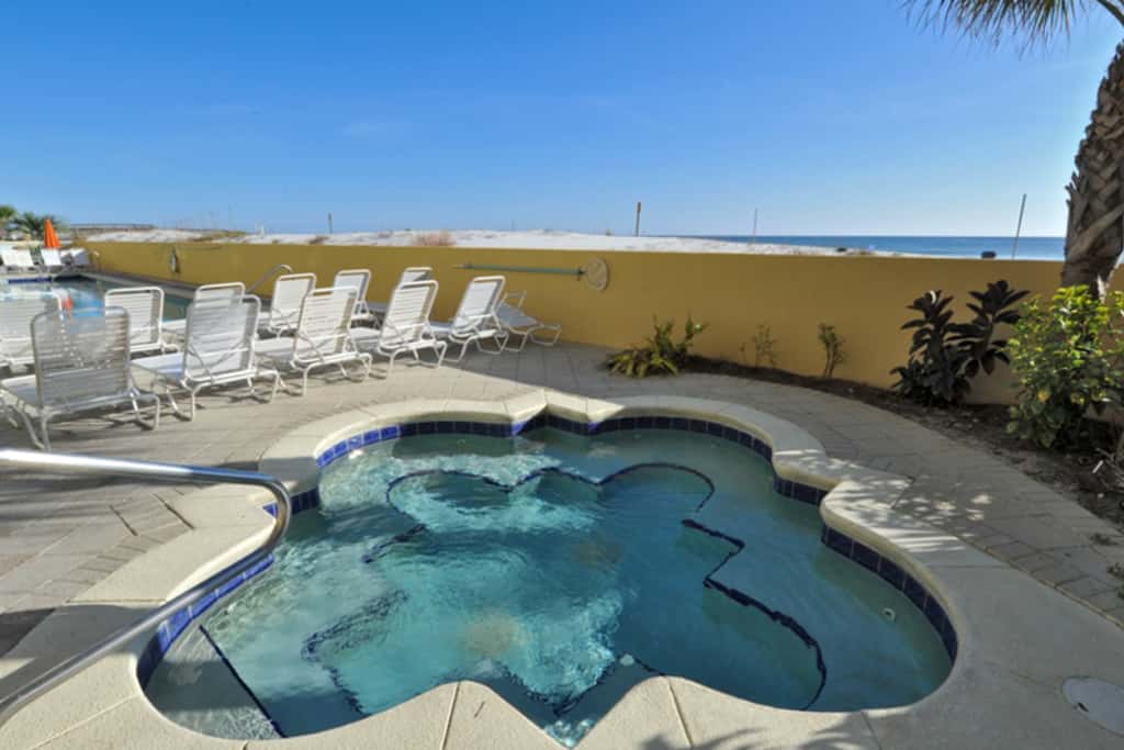 5th Floor Condo w Steps From The Gulf, Restaurants Minutes Away