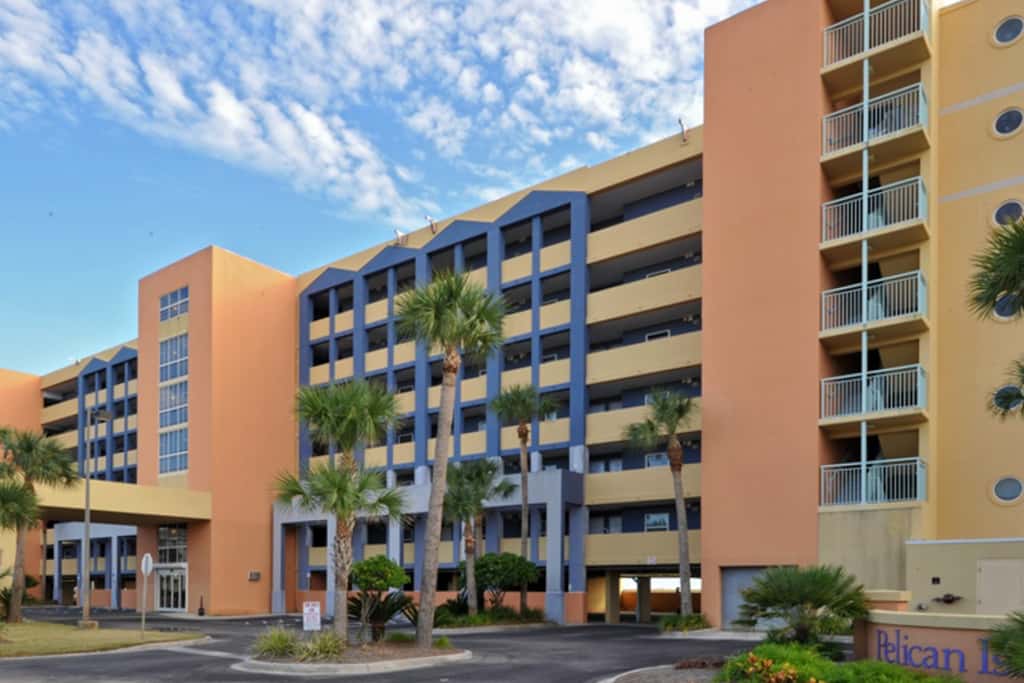 5th Floor Condo w Steps From The Gulf, Restaurants Minutes Away