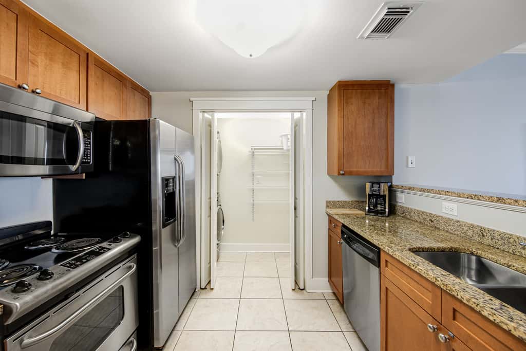 6th Floor Welcoming Condo At Waterscape 490 Feet Of Private Beach